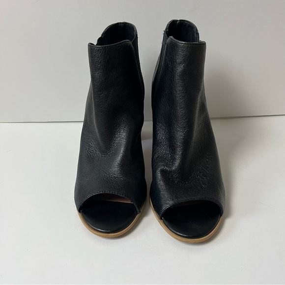 Steve Madden Black Nobell Peep Toe Chunky Heels 6 - Picture 7 of 10
